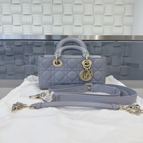 🆕97新 DIOR/迪奧 戴妃包 小號 Lady D-Joy 夢幻灰色 飾面吊墜藤格紋可拆卸調節肩帶 手提包單肩包斜挎包 22年編碼✅正品