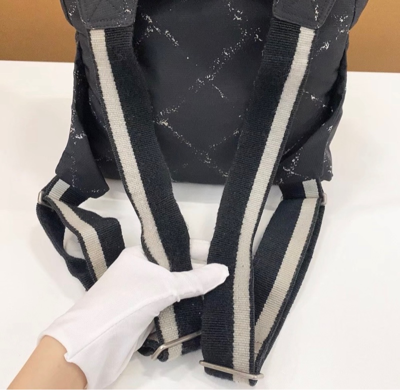 Chanel香奈兒travelline菱格紋尼龍雙肩包-13