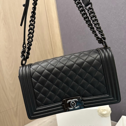 Chanel leboy 25cm so black