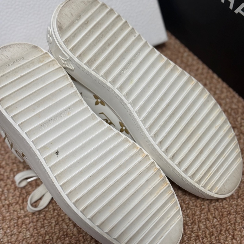 98新/Lv路易威登女鞋小白鞋金色浮雕 logo 白金滿印板鞋 35.5碼-7