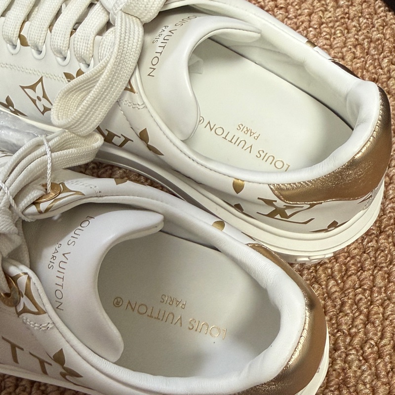 98新/Lv路易威登女鞋小白鞋金色浮雕 logo 白金滿印板鞋 35.5碼-10