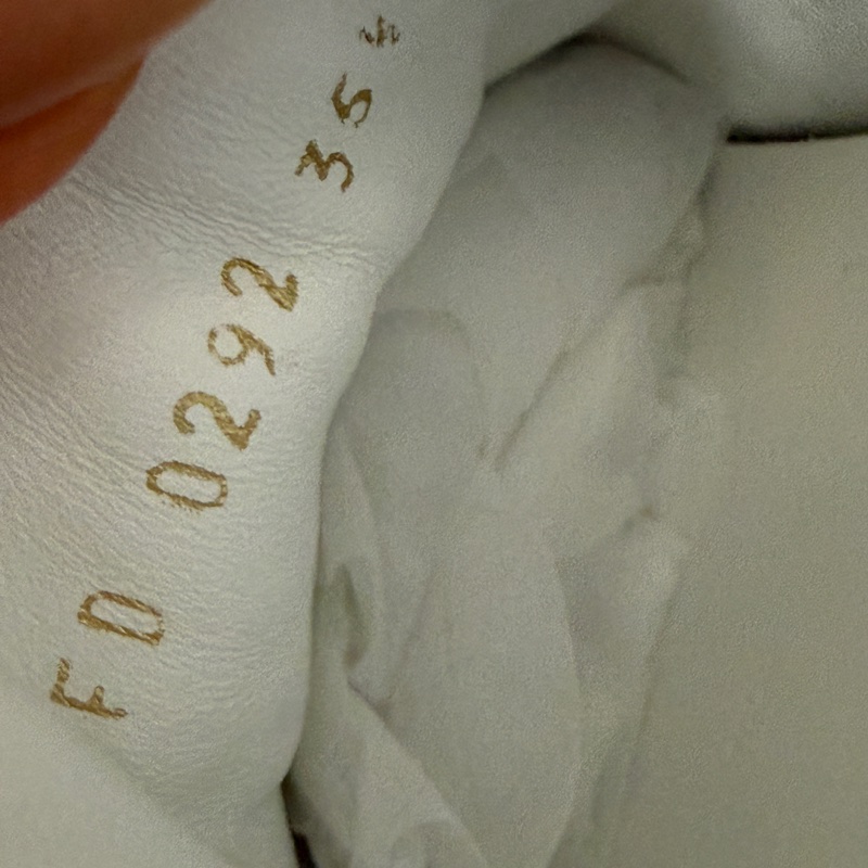 98新/Lv路易威登女鞋小白鞋金色浮雕 logo 白金滿印板鞋 35.5碼-12