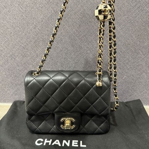 Chanel方胖足球金球