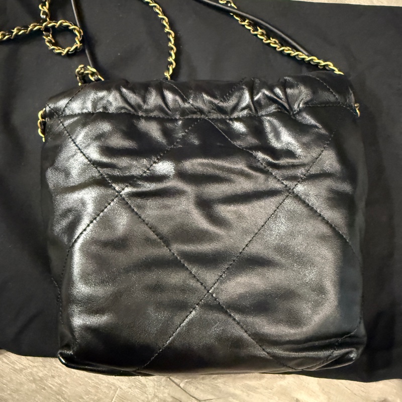 Chanel mini22 黑金,二代可拆卸揹帶-1