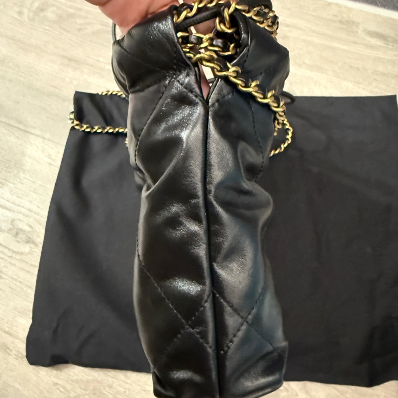 Chanel mini22 黑金,二代可拆卸揹帶-3