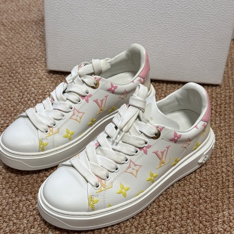 98新LV LOUIS VUITTON 路易威登  浮雕logo小白鞋彩色老花運動鞋 36碼