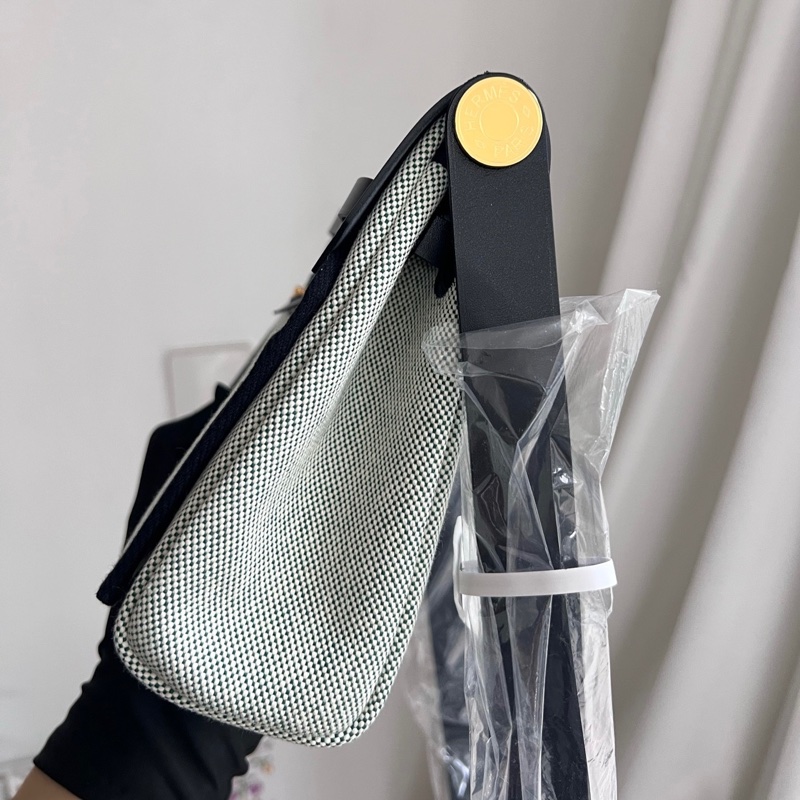🆕全新 Hermes 愛馬仕mini herbag20 黑米拼綠帆布包 手提包單肩包斜挎包 金扣 w刻 ✅正品-3