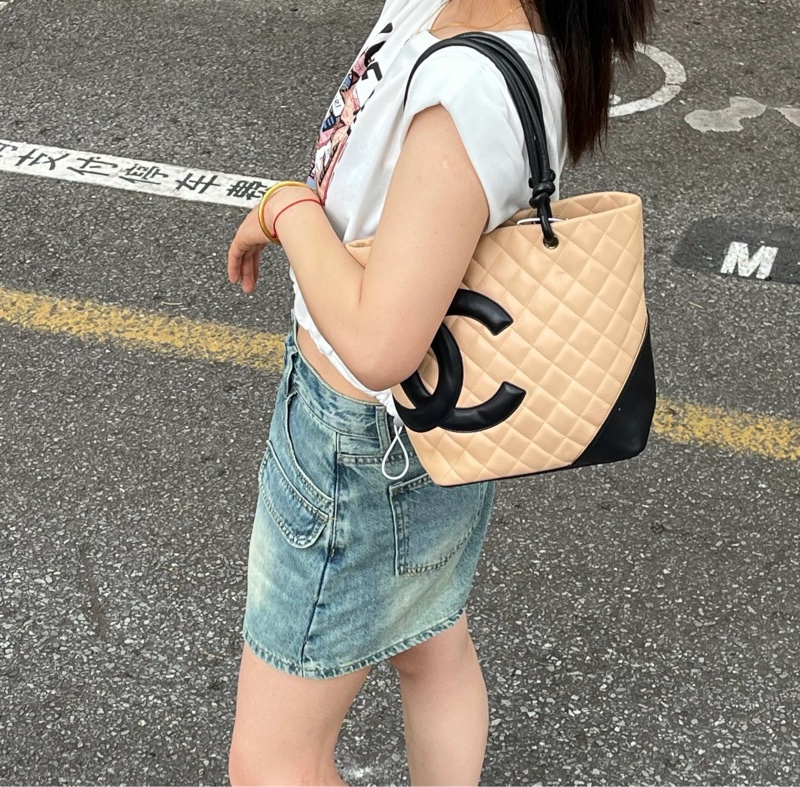 「JL精品代購」98新 Chanel 香奈兒奶茶拼黑水桶包 中號-1