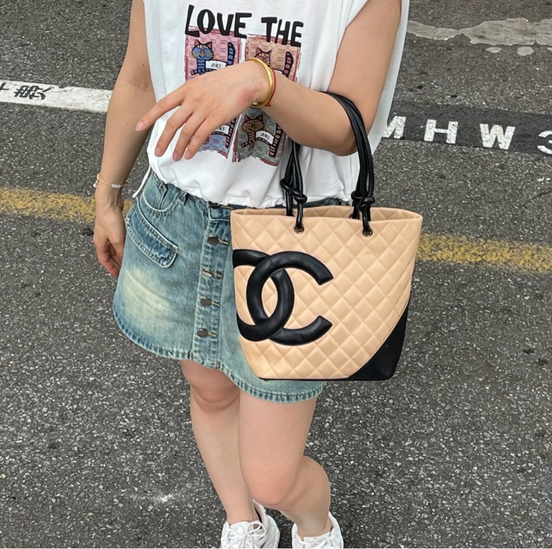 「JL精品代購」98新 Chanel 香奈兒奶茶拼黑水桶包 中號-2