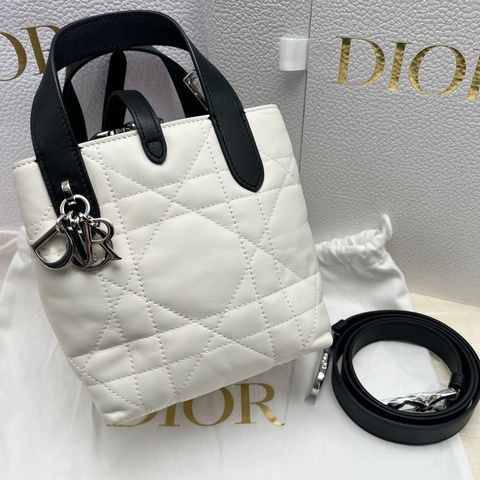99新 迪奧/Dior Toujours土著 mini 微型竪版 奶白色拼黑色藤格紋手提包斜挎包 銀扣 25編 ✅正品