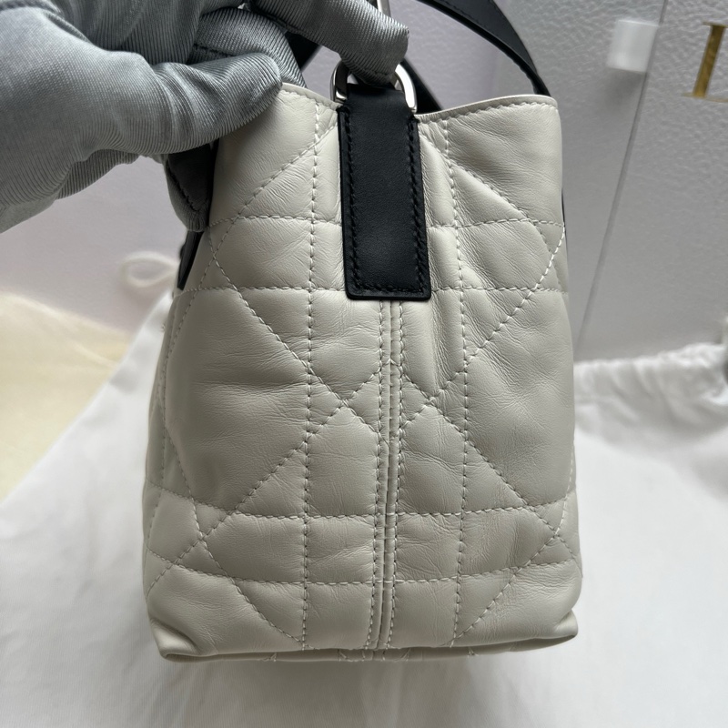 99新 迪奧/Dior Toujours土著 mini 微型竪版 奶白色拼黑色藤格紋手提包斜挎包 銀扣 25編 ✅正品-1