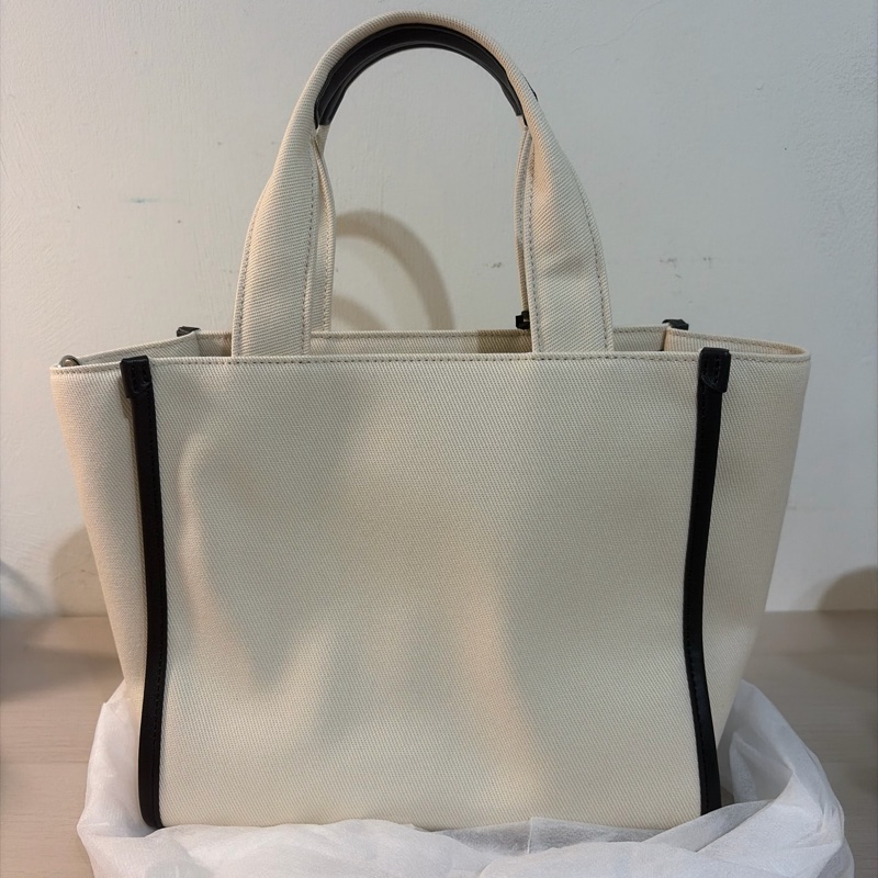 Hello Kitty x Kate Spade New York Kip Canvas Small Tote-6