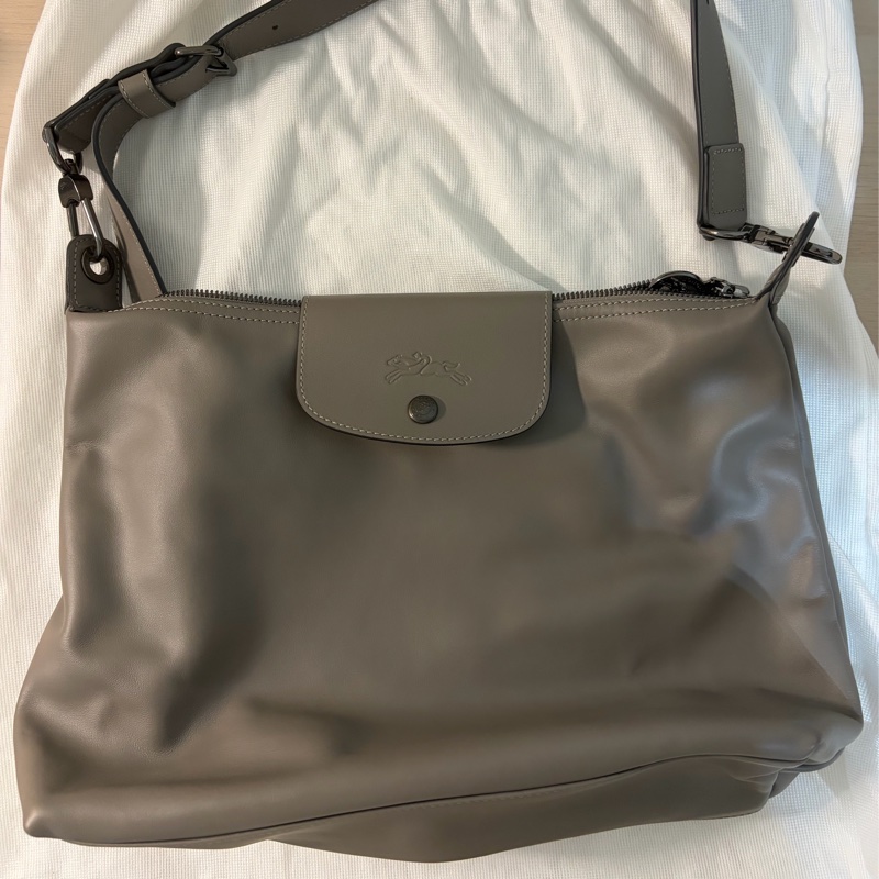 LONG CHAMP LE PLIAGE XTRA 半月形單肩包 M 斑鳩色 - 皮革-1