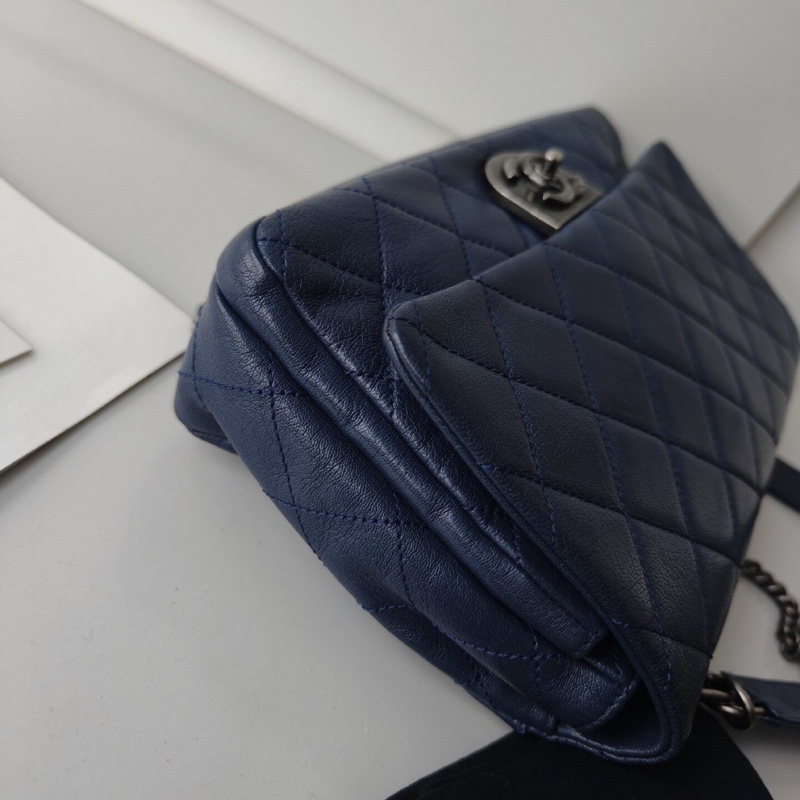 【全網獨有限量款‼️一包三用3️⃣👜】Chanel香奈兒牛皮鎖頭 CF 流浪包|三條鏈帶|深藍色-4