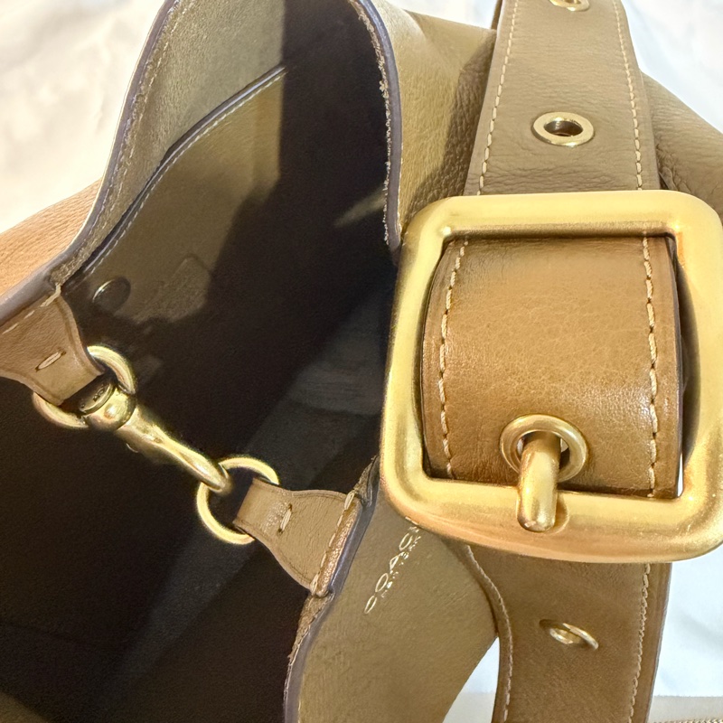 COACH BLEECKER 水桶包 MUTED OLIVE-9