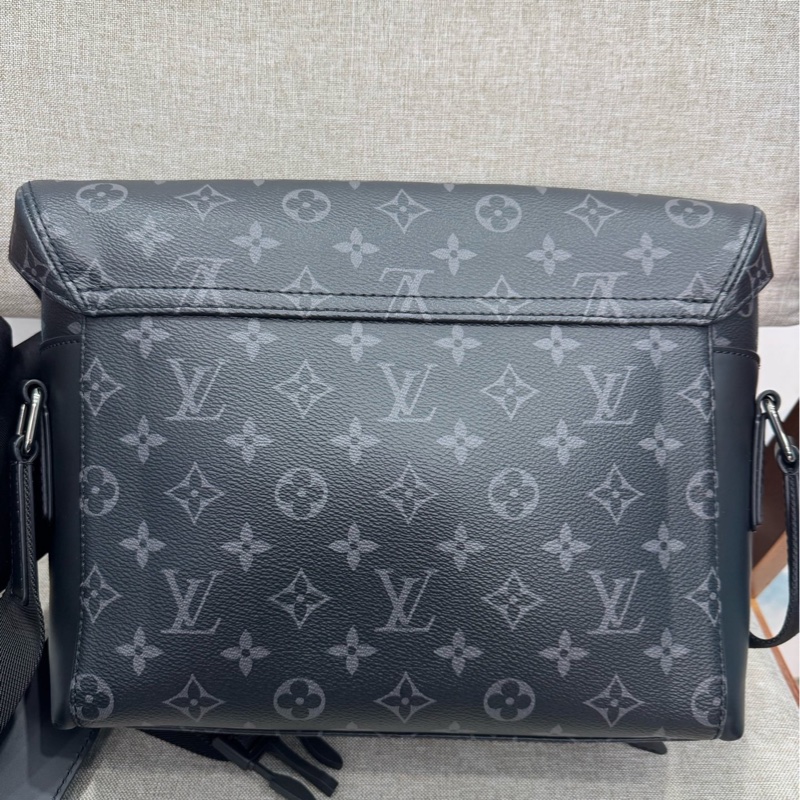路易威登/Louis Vuitton VOYAGER 小號郵差包-1