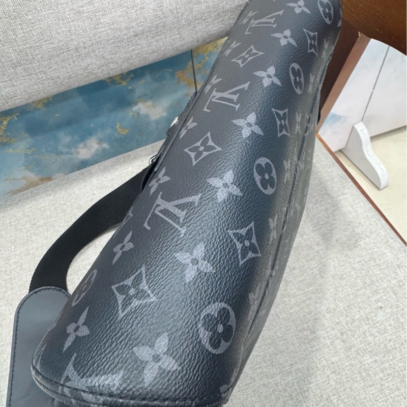 路易威登/Louis Vuitton VOYAGER 小號郵差包-2