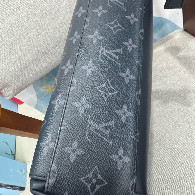 路易威登/Louis Vuitton VOYAGER 小號郵差包-3