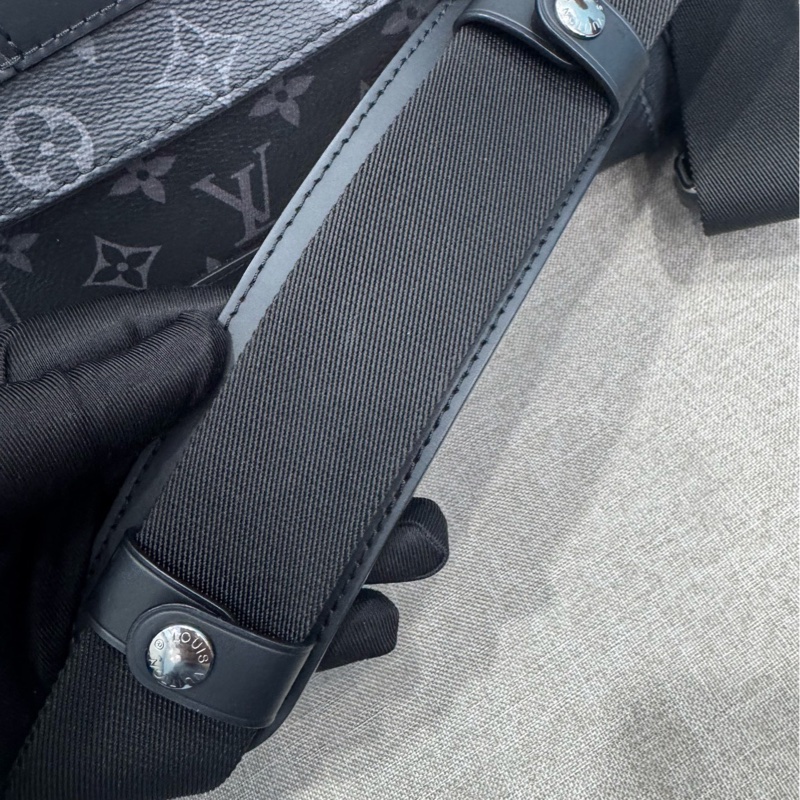 路易威登/Louis Vuitton VOYAGER 小號郵差包-5