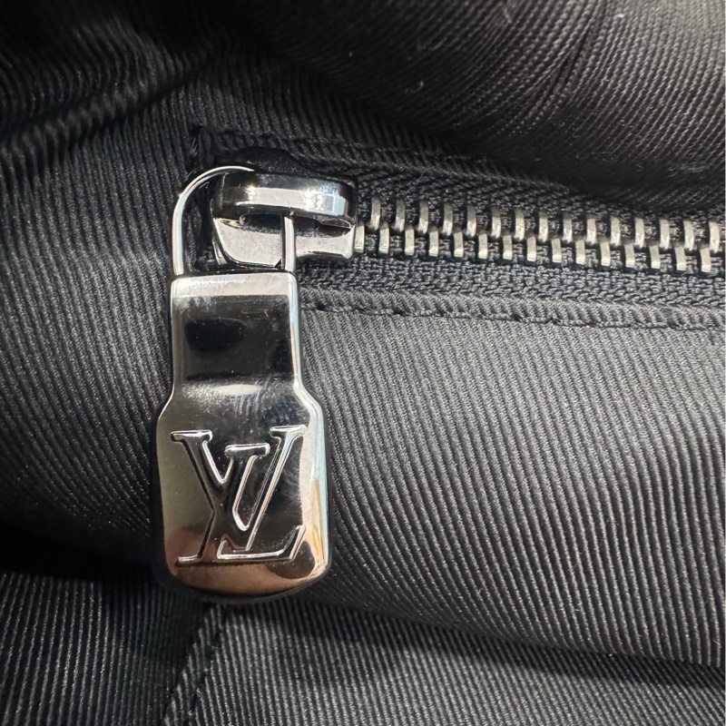 路易威登/Louis Vuitton VOYAGER 小號郵差包-7