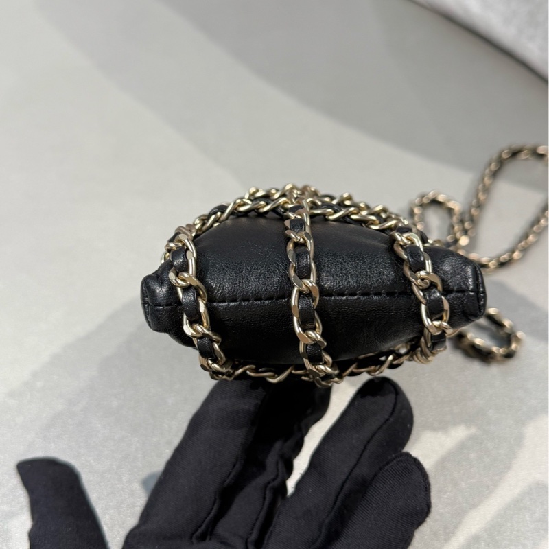 Chanel香奈兒黑金羊皮網格鏈條手機包 28開-4
