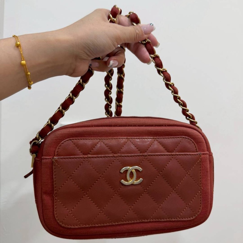 《仙闆名牌精品》CHANEL 香奈兒 紅色 鍊條包 相機包 斜背包 肩背包-2
