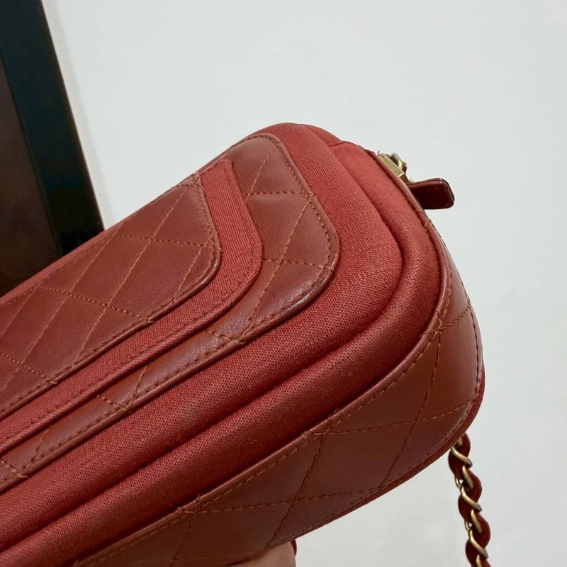 《仙闆名牌精品》CHANEL 香奈兒 紅色 鍊條包 相機包 斜背包 肩背包-6