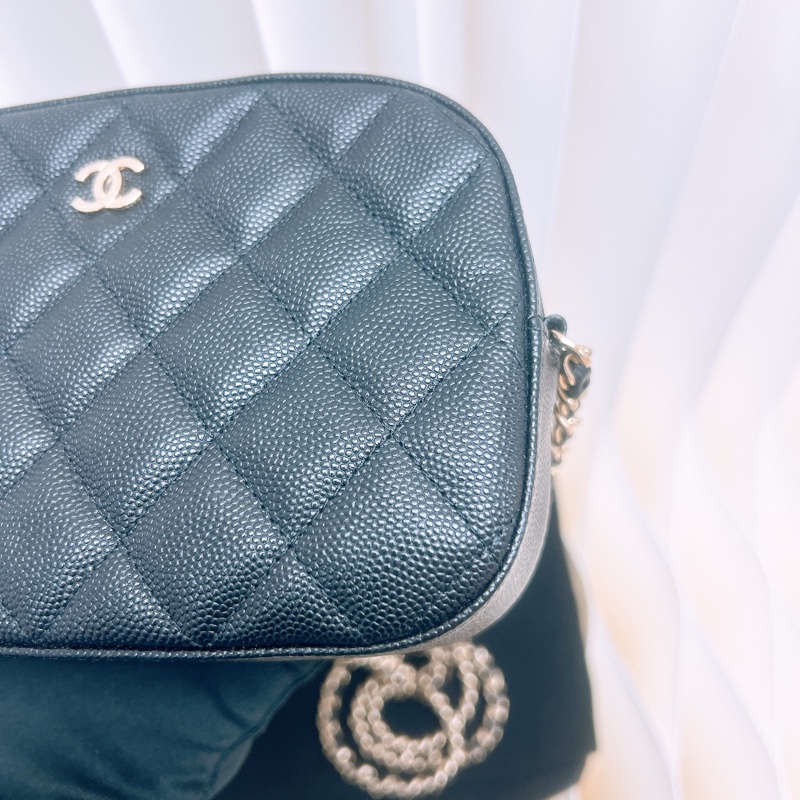 Chanel 黑金牛皮相機包-3