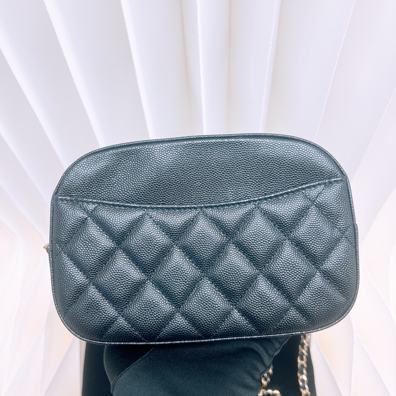 Chanel 黑金牛皮相機包-7