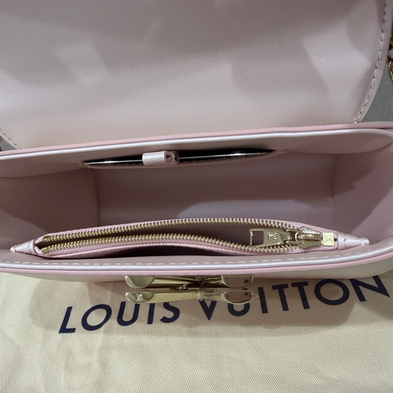 LV Twist PM By The Pool 2024 粉白漸層人魚包限定款 近全新未使用-4