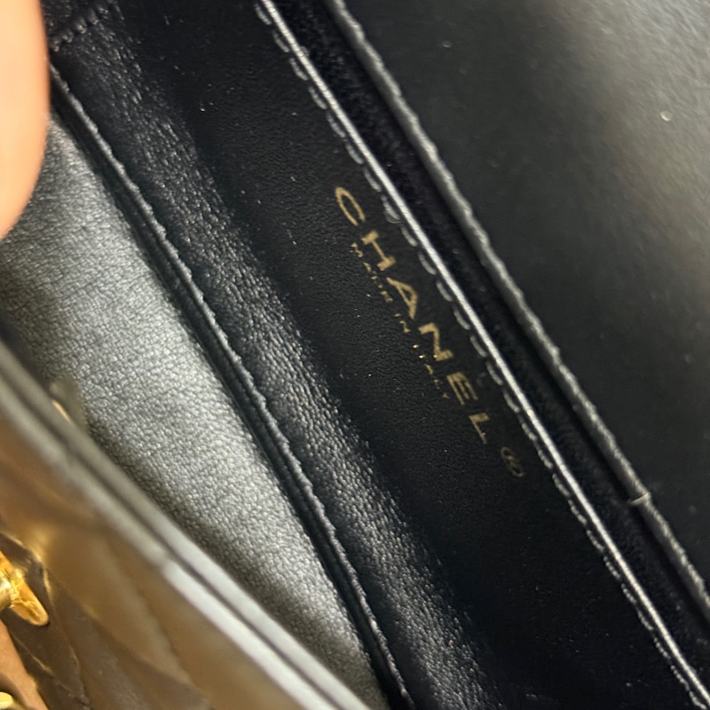 🏅未使用品99新✨晶片款💫超美千金風 香奈兒黑金CF 愛心墜飾 翻蓋口蓋包-24