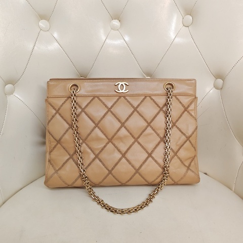 香奈兒/Chanel 卡其色外縫金扣菱格鏈條包 6開 尺寸:28*20*13