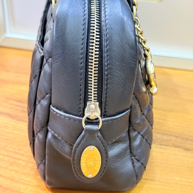 95新🏅CHANEL 香奈兒 黑色 耐用牛皮 皮穿鏈斜背包 內裡拉鍊膠膜還在✨-35