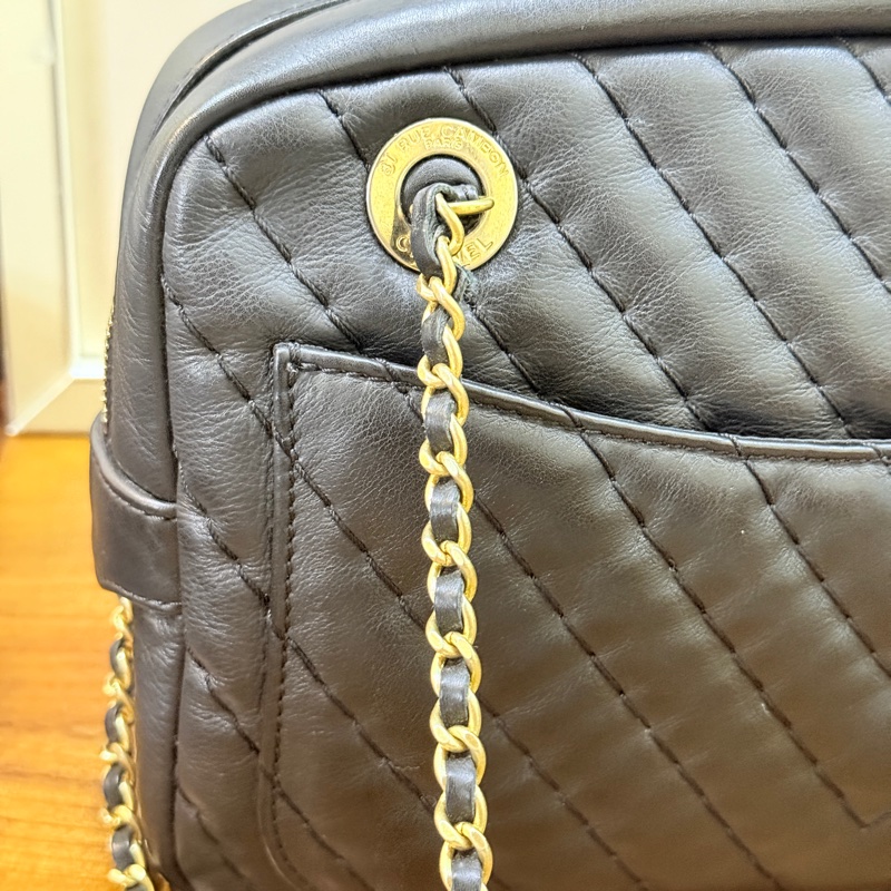 95新🏅CHANEL 香奈兒 黑色 耐用牛皮 皮穿鏈斜背包 內裡拉鍊膠膜還在✨-43