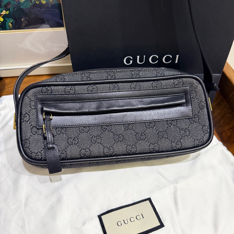 95新🏅正櫃款Gucci灰黑色 老花 可當胸口包 肩背包 腋下包-1