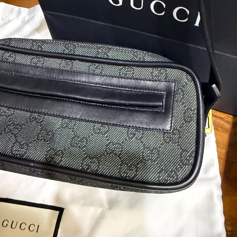 95新🏅正櫃款Gucci灰黑色 老花 可當胸口包 肩背包 腋下包-3