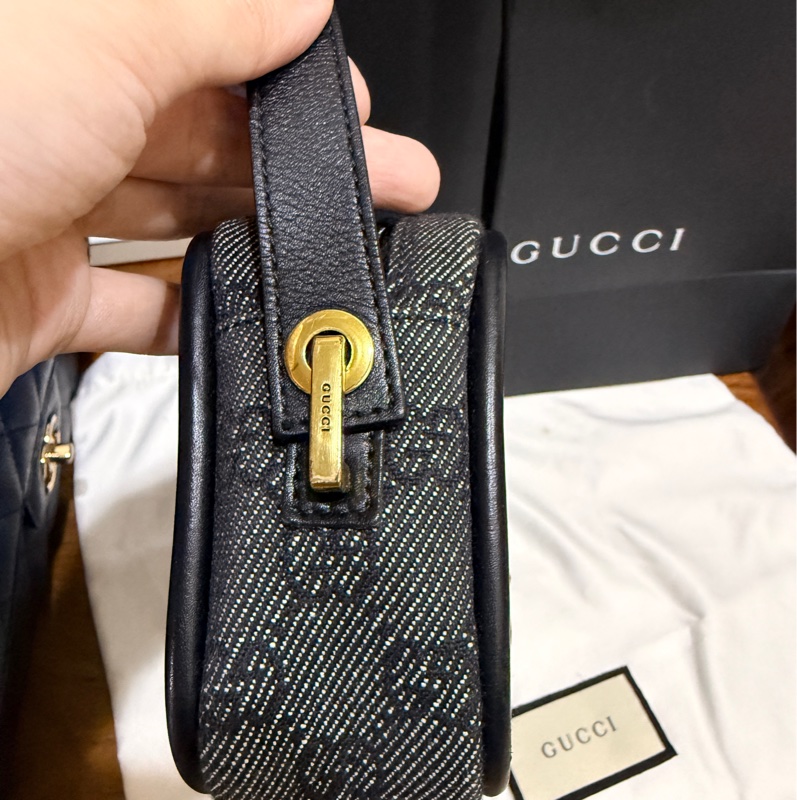 95新🏅正櫃款Gucci灰黑色 老花 可當胸口包 肩背包 腋下包-4