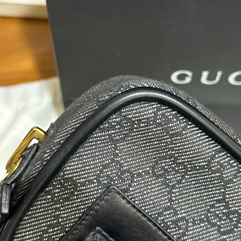 95新🏅正櫃款Gucci灰黑色 老花 可當胸口包 肩背包 腋下包-20