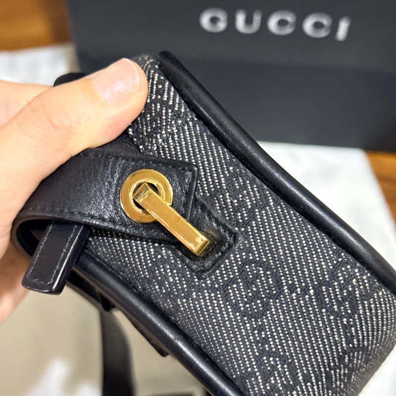 95新🏅正櫃款Gucci灰黑色 老花 可當胸口包 肩背包 腋下包-22