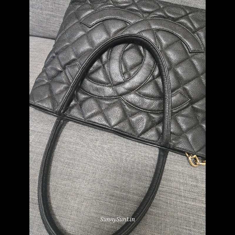 Chanel 香奈兒 復古大雙C金幣吊飾 希爾頓包 黑色荔枝紋牛皮托特包/肩背包-8