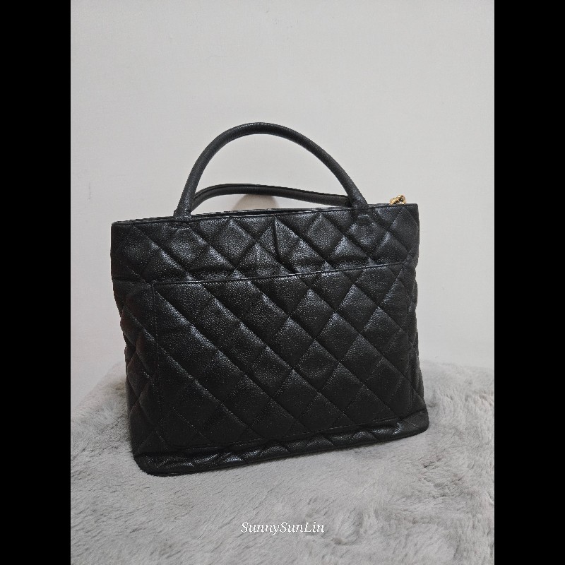Chanel 香奈兒 復古大雙C金幣吊飾 希爾頓包 黑色荔枝紋牛皮托特包/肩背包-17