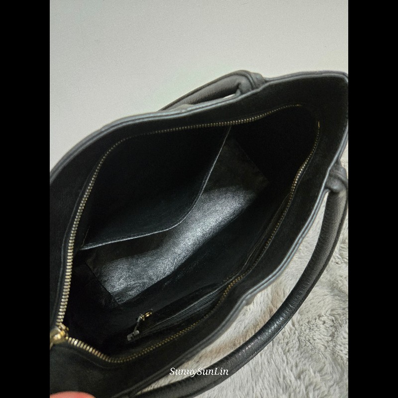 Chanel 香奈兒 復古大雙C金幣吊飾 希爾頓包 黑色荔枝紋牛皮托特包/肩背包-34