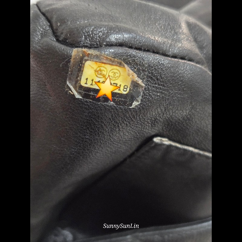 Chanel 香奈兒 復古大雙C金幣吊飾 希爾頓包 黑色荔枝紋牛皮托特包/肩背包-38