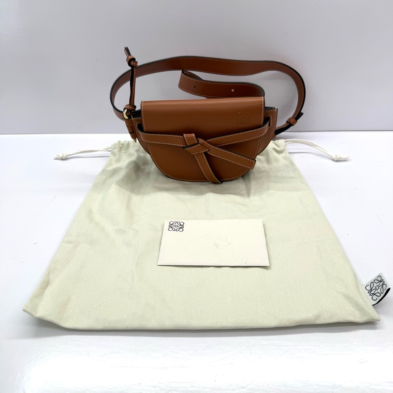 LOEWE 棕色GATE MINI 斜背包-2
