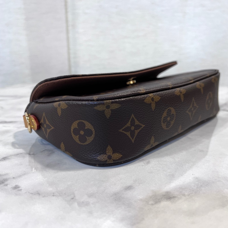 LI 原花金釦Ivy肩斜背色M81911-5