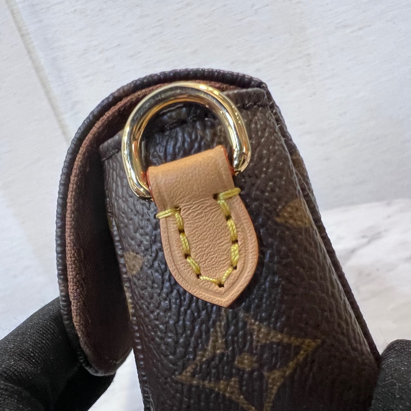 LI 原花金釦Ivy肩斜背色M81911-11
