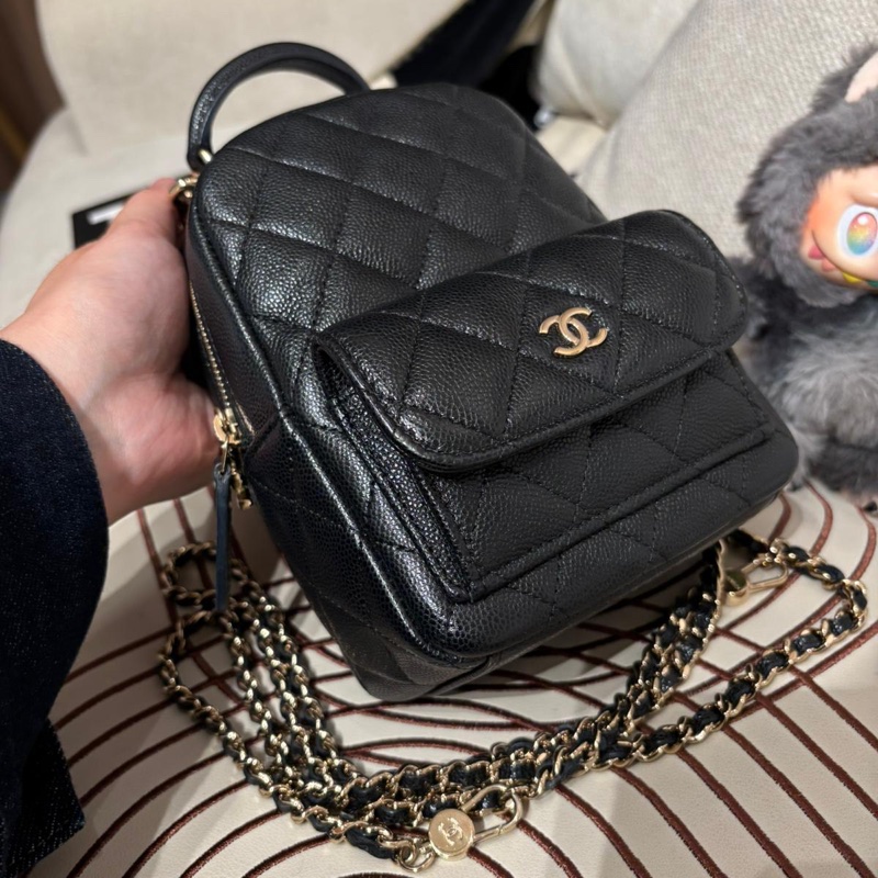 Chanel mini backpack 黑色荔枝牛皮淡金扣迷你背囊24C-4