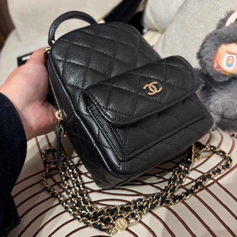 Chanel mini backpack 黑色荔枝牛皮淡金扣迷你背囊24C-10