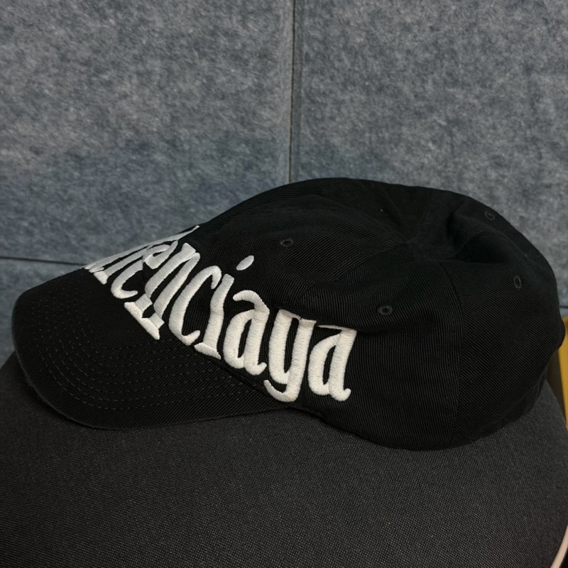 Balenciaga 字樣刺繡老帽 黑色 近全新-1