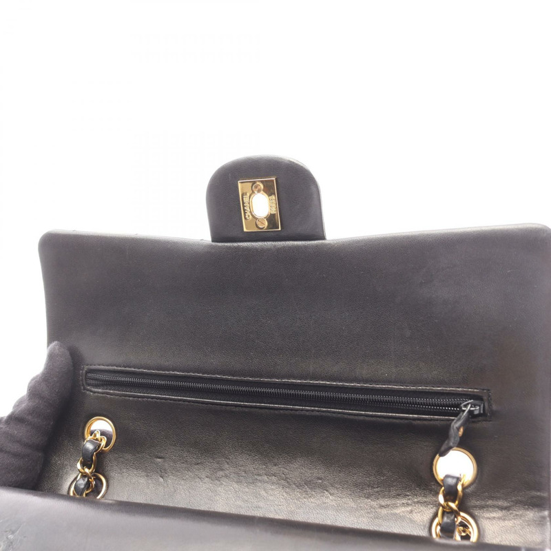 香奈兒 (CHANEL) Matelasse W 翻蓋鏈條單背包 A01112 羊皮黑色二手-9